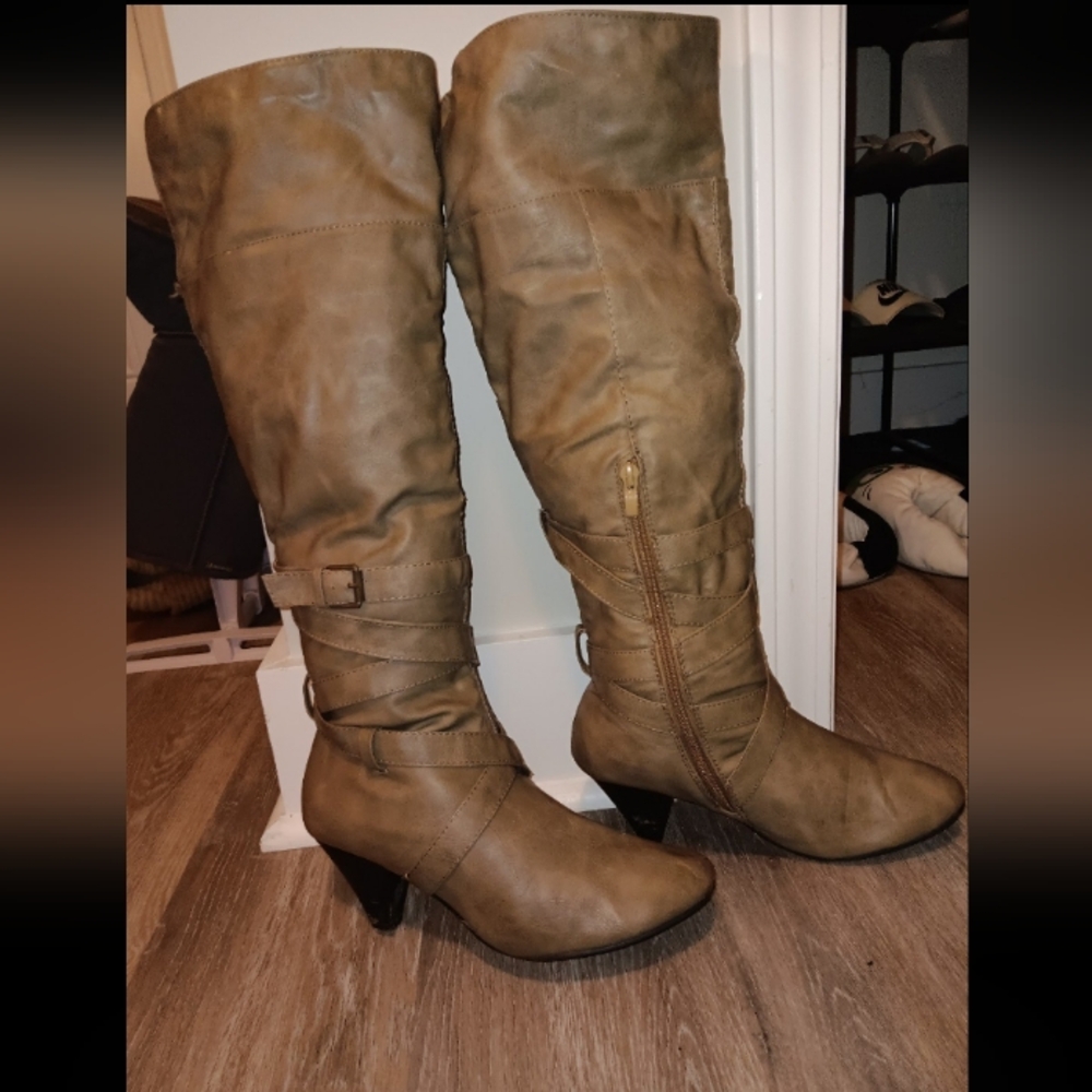 ETC. sz.10  Brown zip up boots